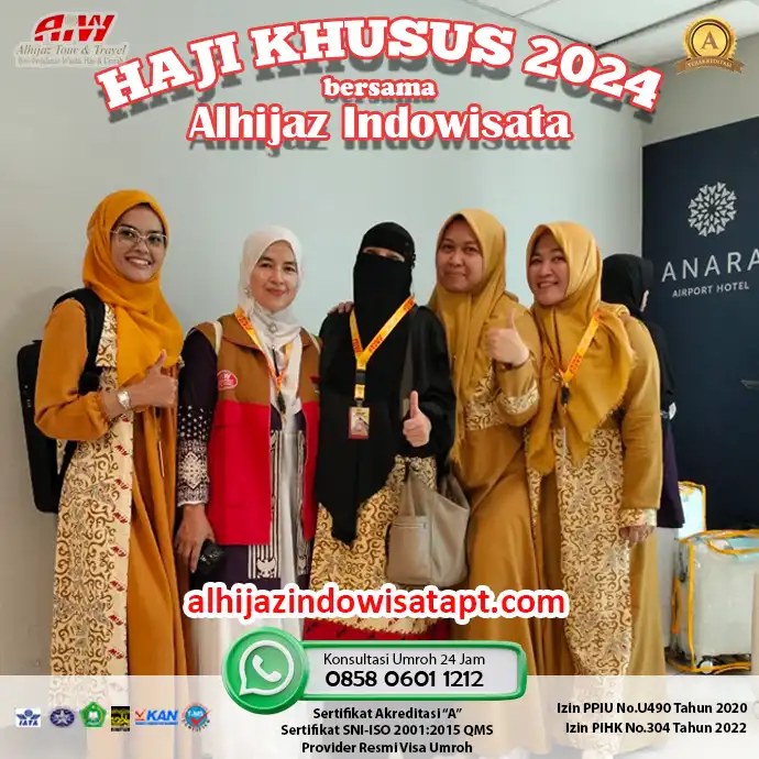 Desi Indah - Bersama Direktur & Staff Alhijaz Indowisata